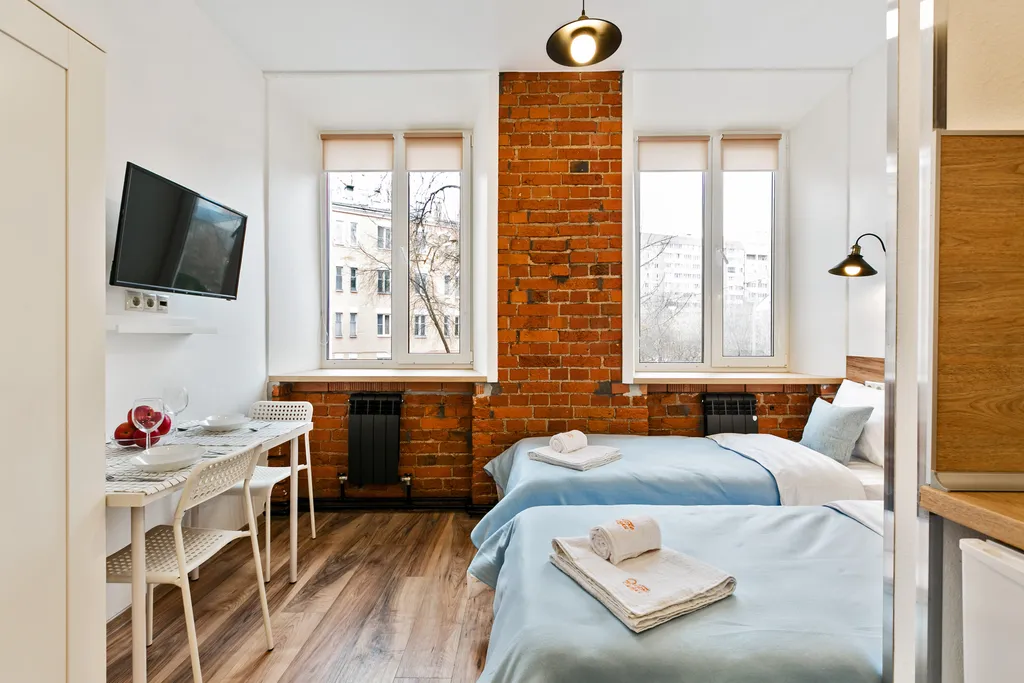 Городской оазис: стильная студия для современных людей