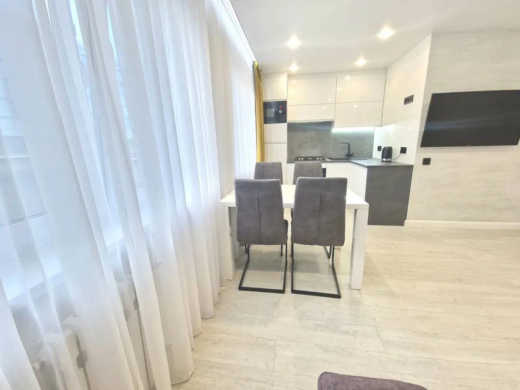 Современная 3-комнатная квартира напротив площади Победы