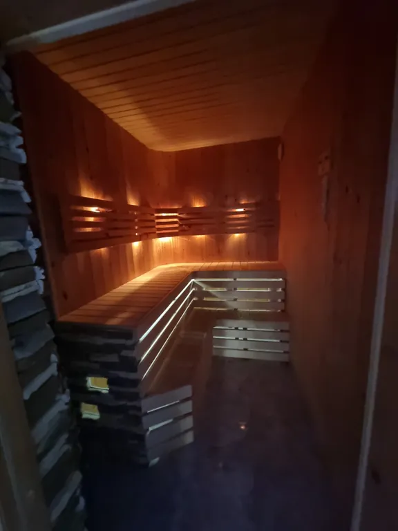 Коттедж с бассейном