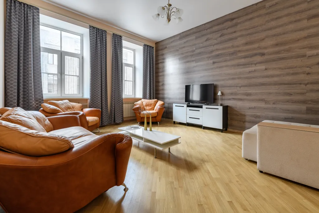 Апартаменты у Эрмитажа
3 спальни, 2 санузла.