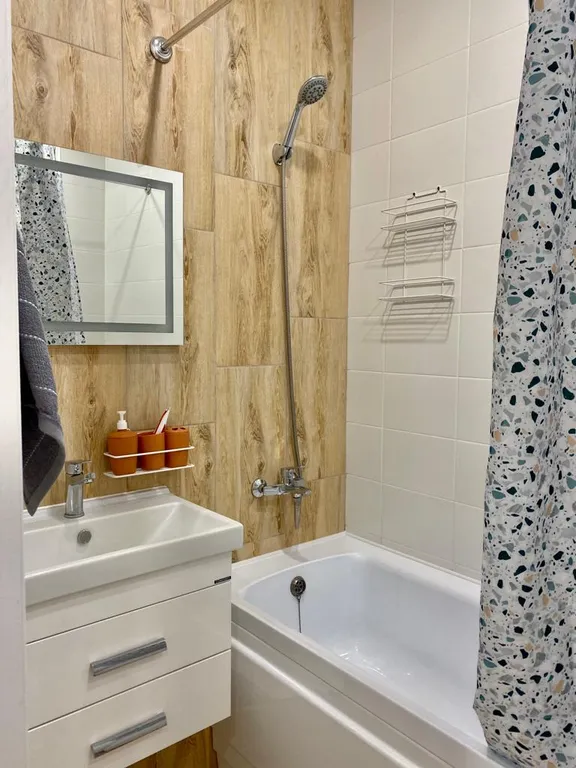 Квартира Люкс апартамент Нарцисс в новом ЖК Ария, рядом с аквапарком — Тюмень