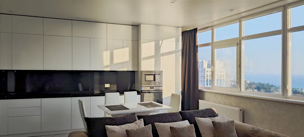 Стильные апартаменты с видом на море