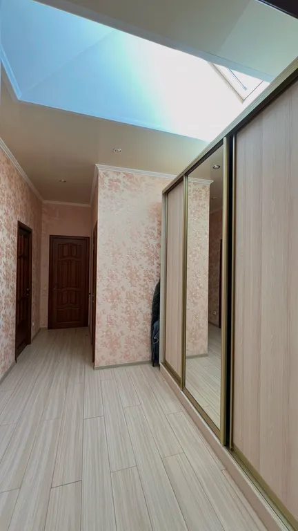 Шикарный дом в центре города с баней и бассейном