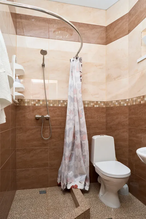 Квартира Квартира Трёхместный номер комфортный с 1 двуспальной кроватью и 1 односпальной — Кучугуры