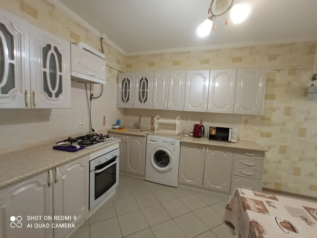 Дом со своей беседкой,  в уютном дворе, рядом с набережной