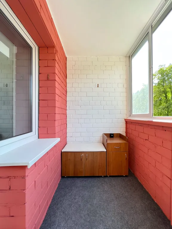 Квартира с лоджией рядом с центральным автовокзалом