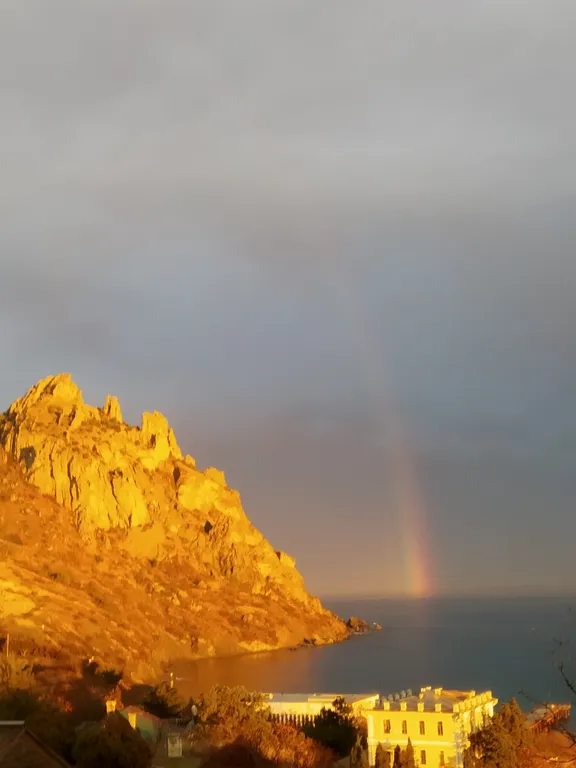 Коттедж Комфортный семейный домик на берегу Чёрного моря — Курортное (Феодосия)