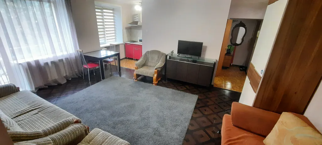 Хорошая 2-комнатная квартира возле вокзала