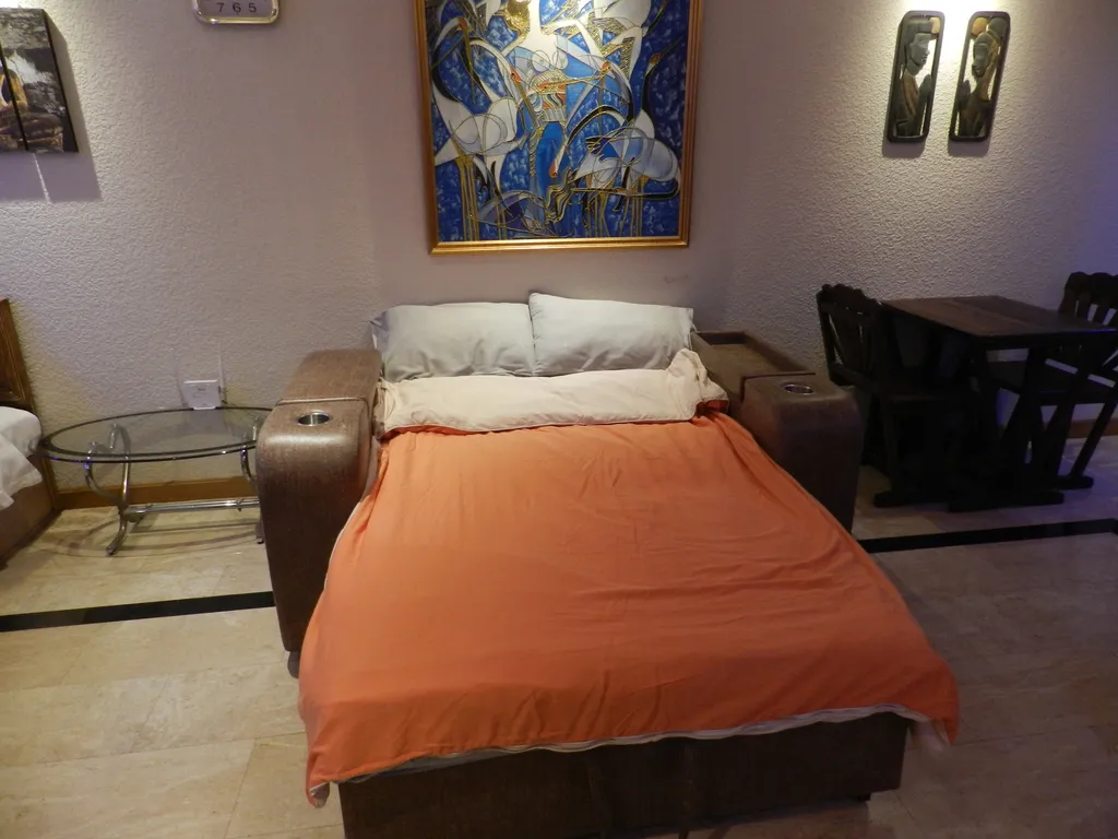 Студия с фронтальным видом на море