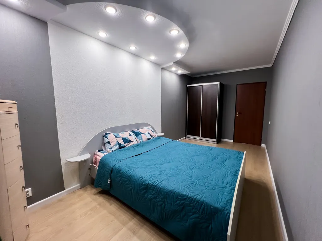 Просторная 3-комн. квартира на ул. Беринга, 10 — аренда посуточно в Мурманск