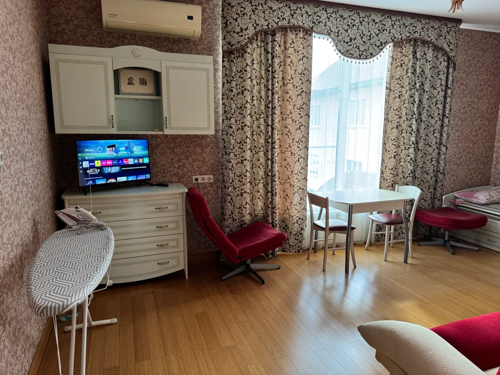 2х комнатная квартира с кондиционером на 2 этаже