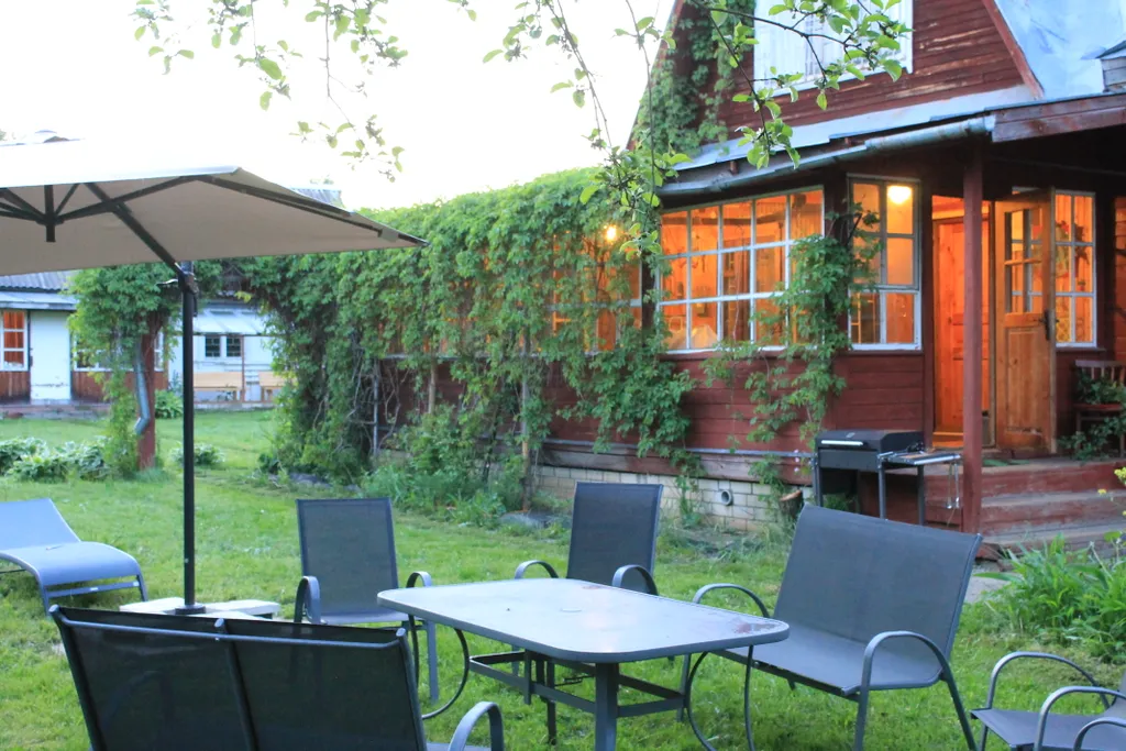 Просторный дом с баней в тихой деревушке у реки