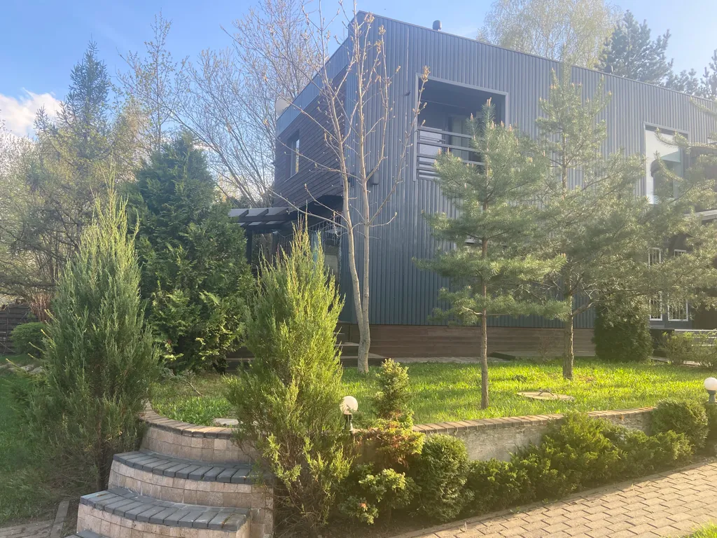 Коттедж Стильный, уютный дом для семейного отдыха на берегу реки — Образцово