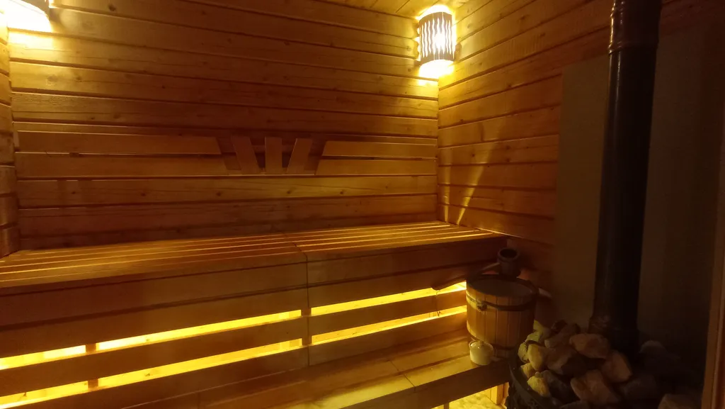 Уютный домик с баней и купелью, горячий чан