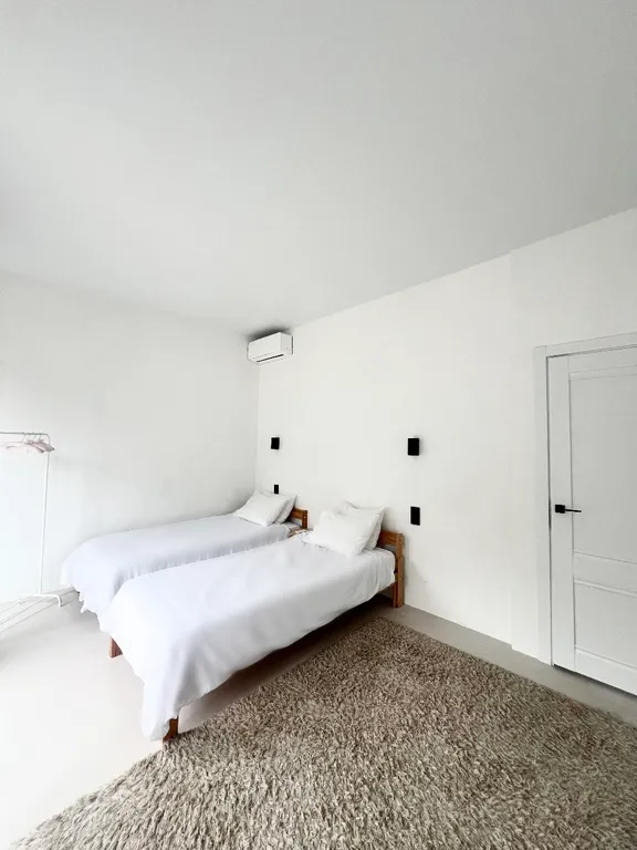 Современный дом с видом на природный парк