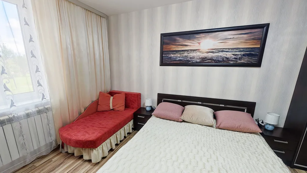 Вишнёвая студия стандарт с кухней и ванной комнатой