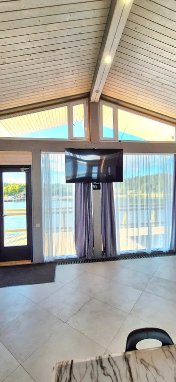 Раухала Стеклянный Коттедж на воде