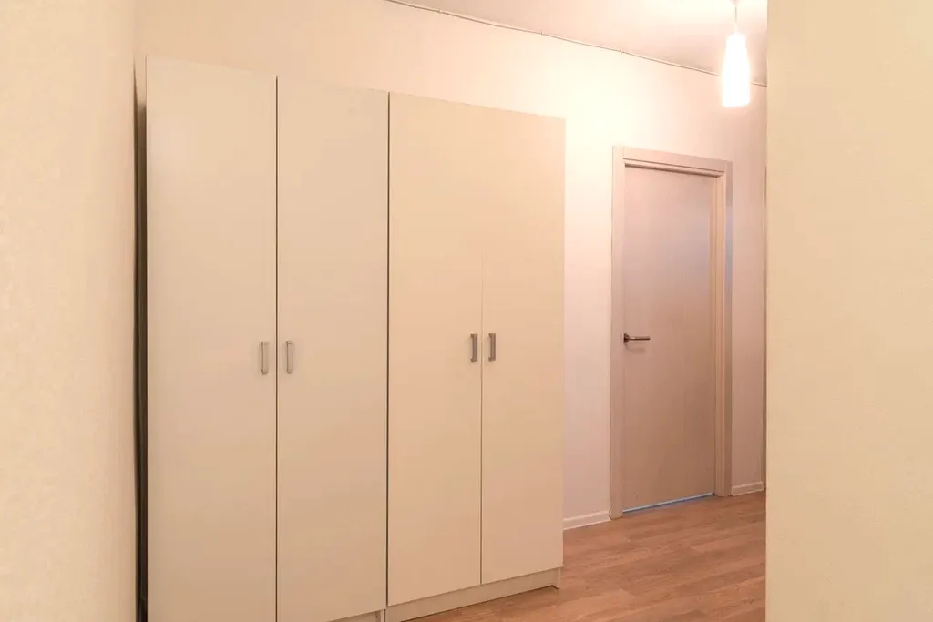 Шикарная 2-комнатная квартира с раздельными комнатами и балконом