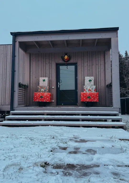 Уютный дом с панорамным видом на лес