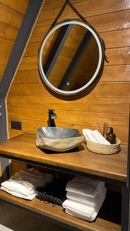 Дом А - фрейм в тихом районе у реки Белой