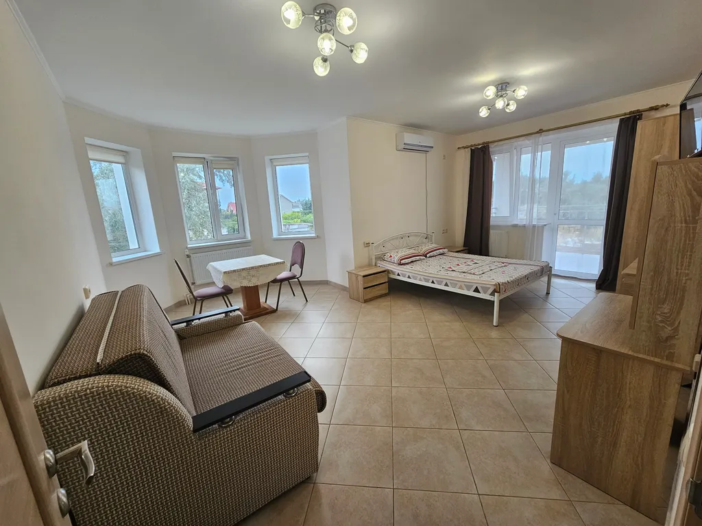 Коттедж Дом в 5 минутах от моря — Новоотрадное