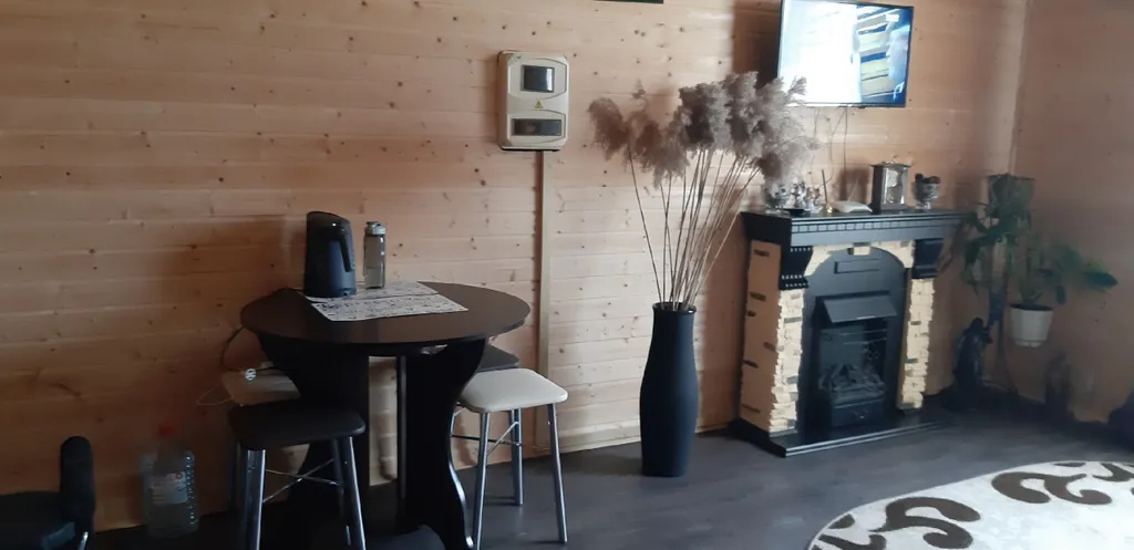 Часть дома рядом с озером