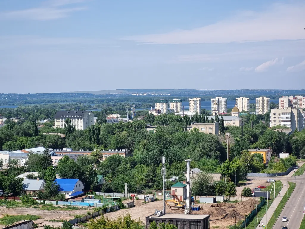 Светлая уютная студия в центре с видом на Энгельс, Саратов и Волгу