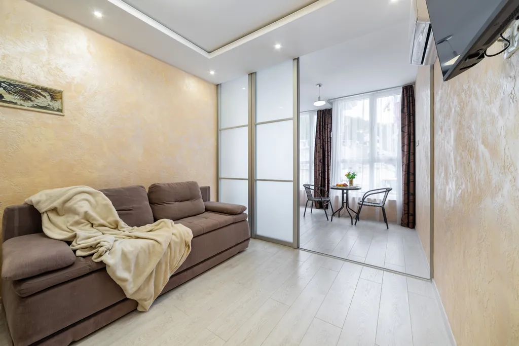 Двухкомнатная квартира с изолированными комнатами 15 минут до моря