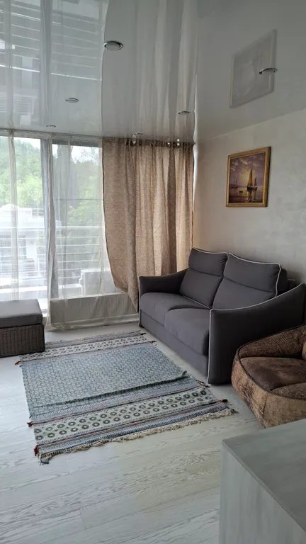 Квартира в ЖК Меридиан, уютные апартаменты с террасой и отдельной спальней