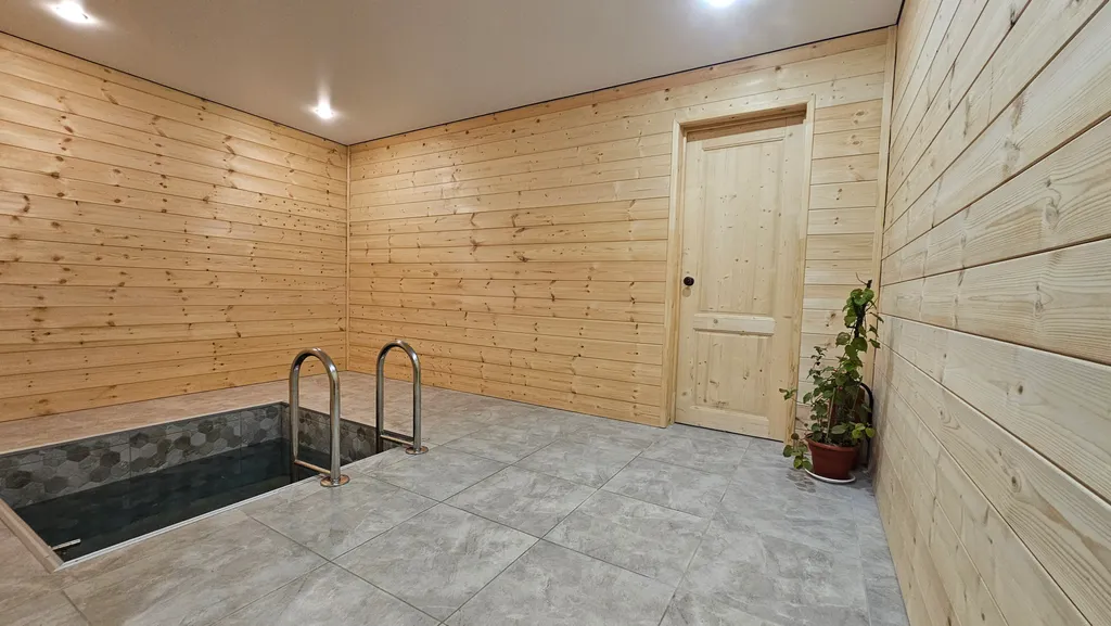 Дом с двумя спальнями и тёплым бассейном