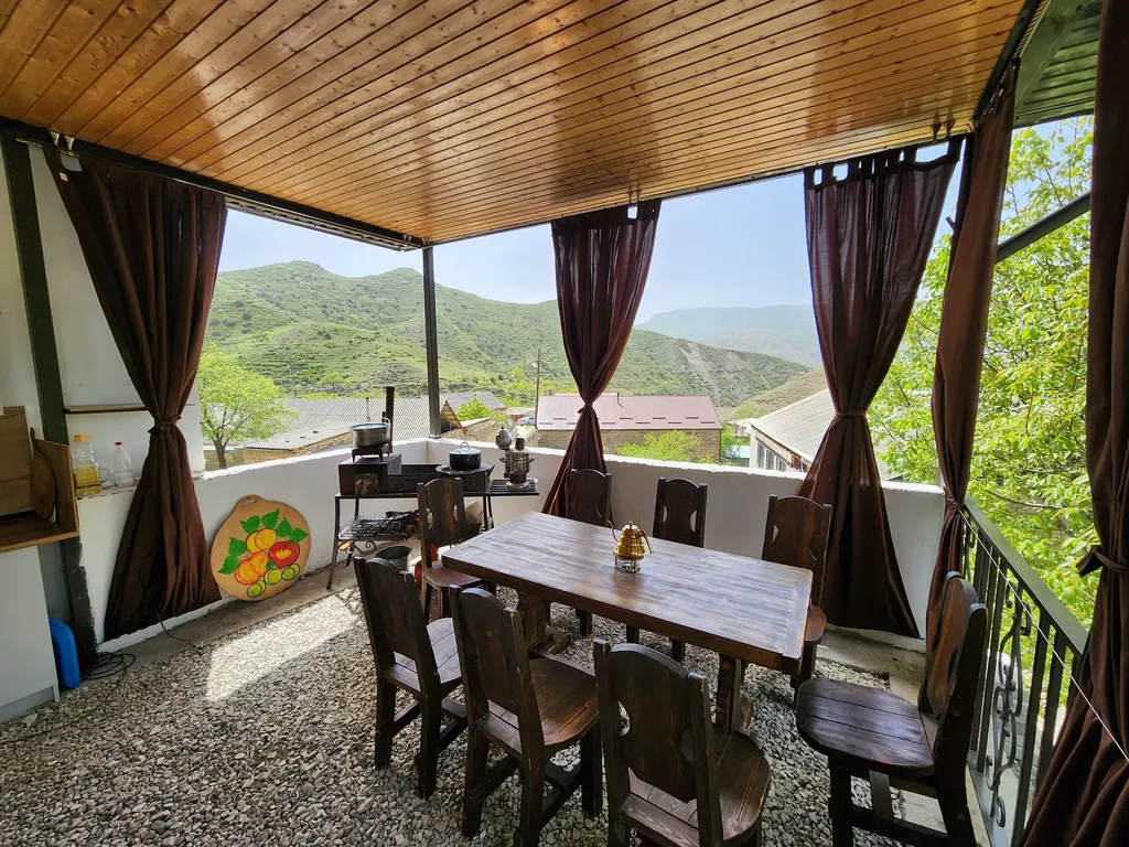 Уютный дом с видом на горы