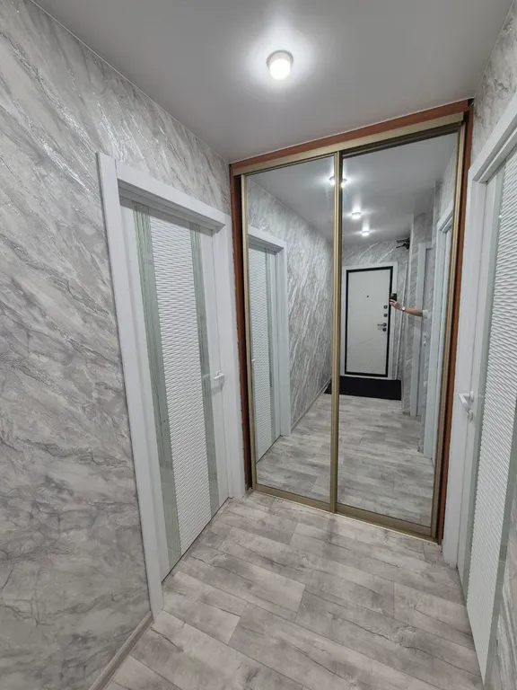 Уютнaя 2х-комнатная кваpтирa в жилoм спaльном комплексe гоpода