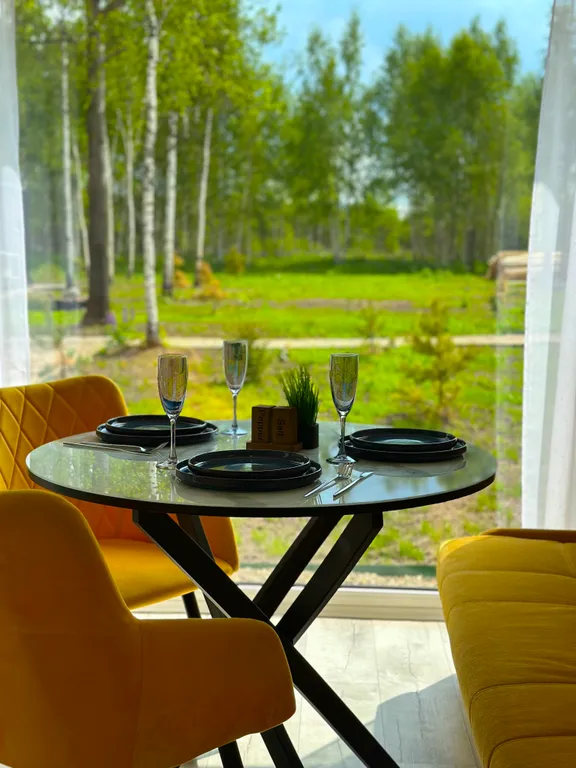 Домик у озера с купелью