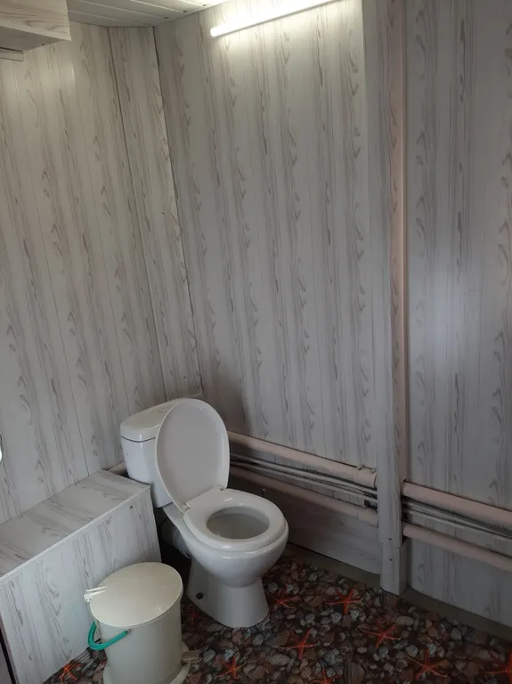 Уютный деревенский домик у озера