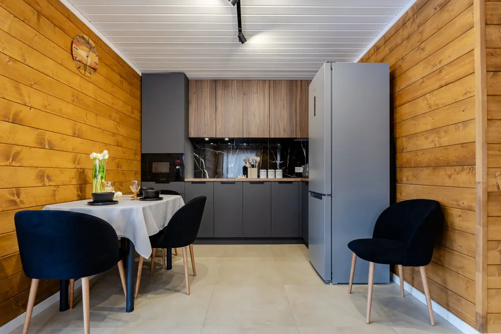 Коттедж Уютный дом с 2 спальнями с видом на лес — Крошнозеро