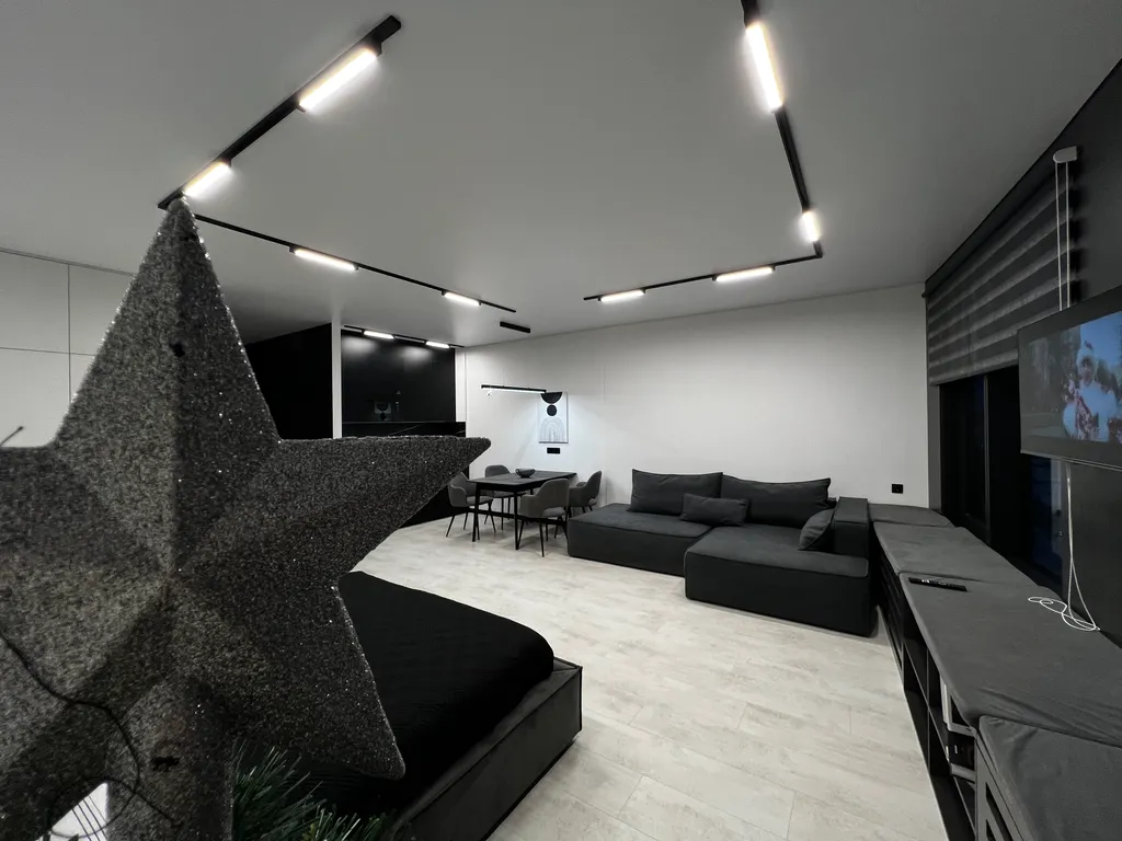 Премиальная квартира в центре города на высоком этаже в ЖК Республика