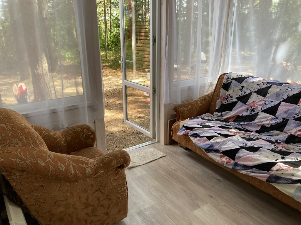 Домик на первой береговой линии озера Селигер