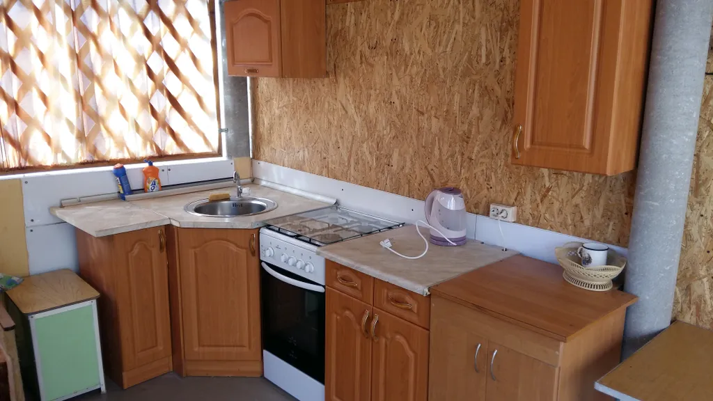 Уютный дачный домик возле моря целиком