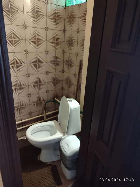 Три места бюджетно