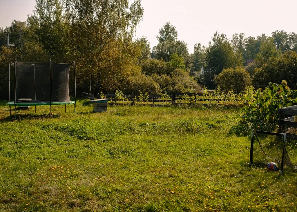 Чудо-дача, дом Капитан на берегу пруда