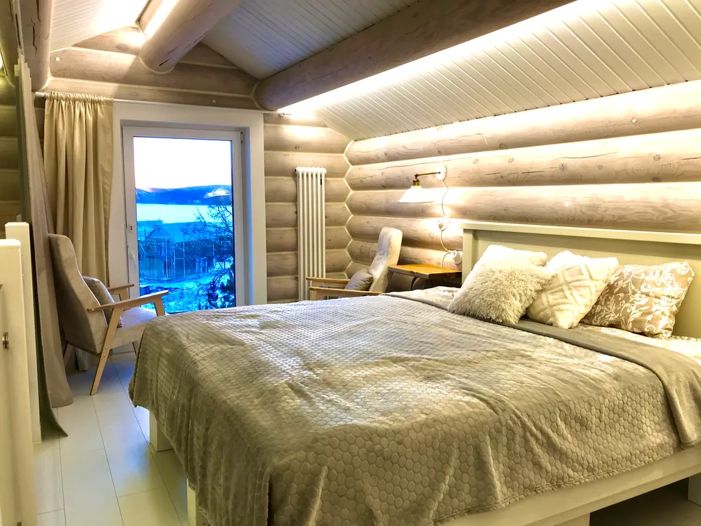 Дом на скале с видом на залив