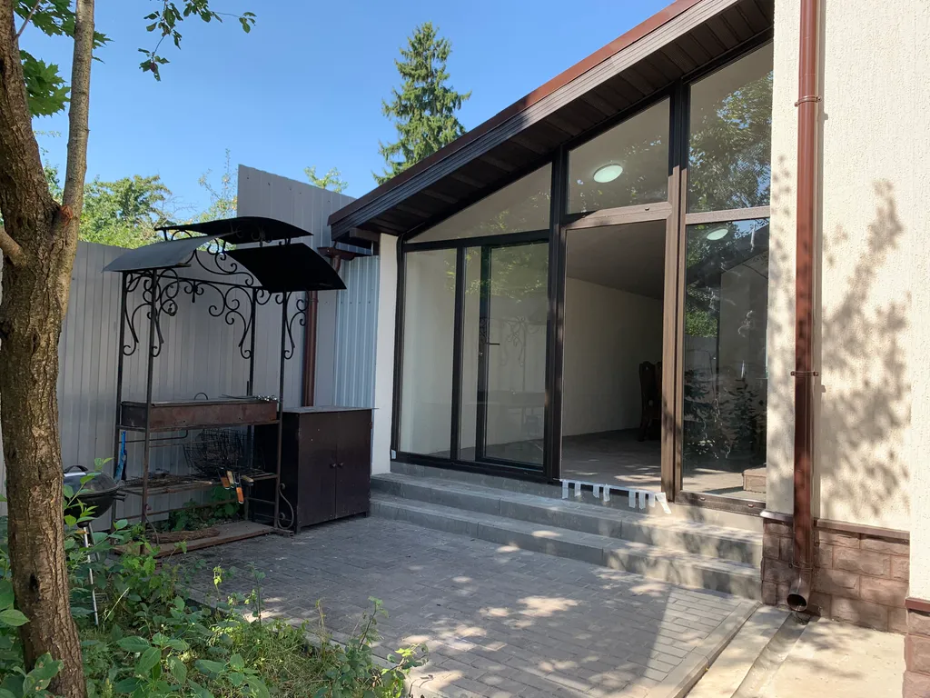 Комфортабельный коттедж с русской баней на дровах