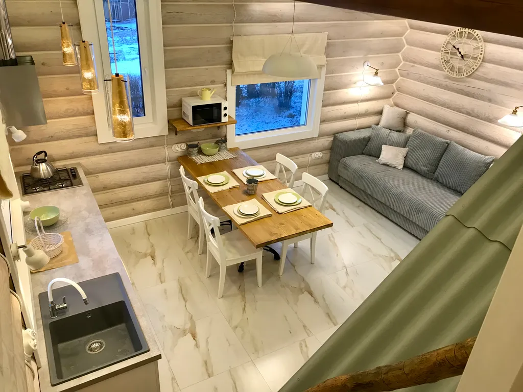 Дом на скале с видом на залив