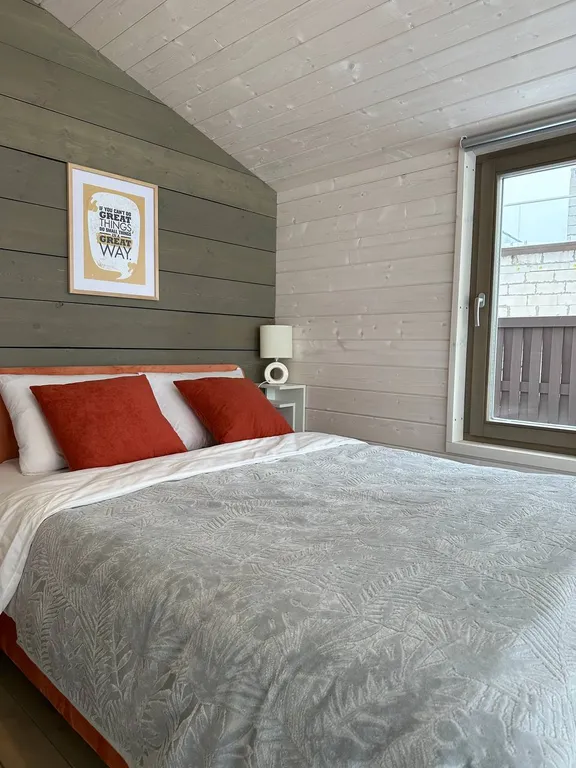 Панорамный дом с камином в престижном поселке