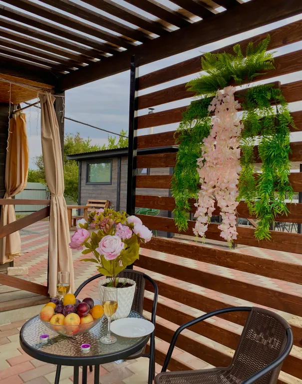 Домик у озера