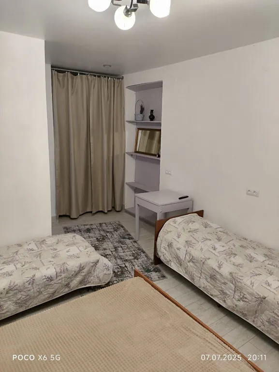 Дача  Джессика, просторный зеленый двор, площадка для детей, парковка.