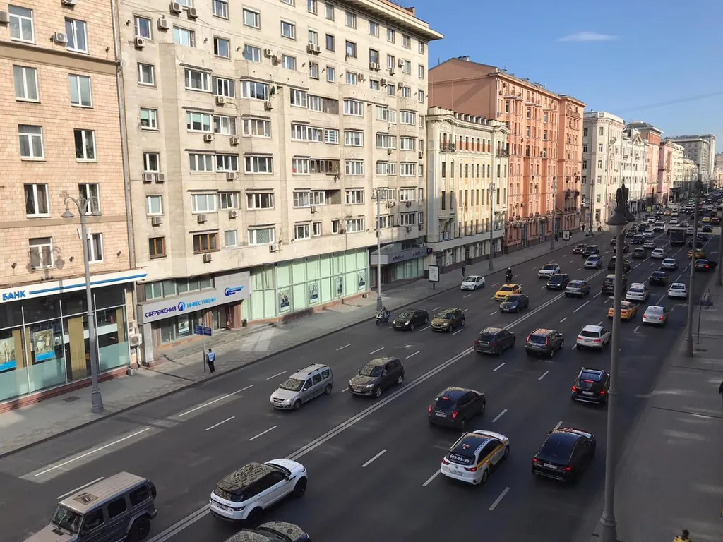 Квартира Квартира Просторная двушка с 4-х метровыми потолками и видом на Тверскую — Москва