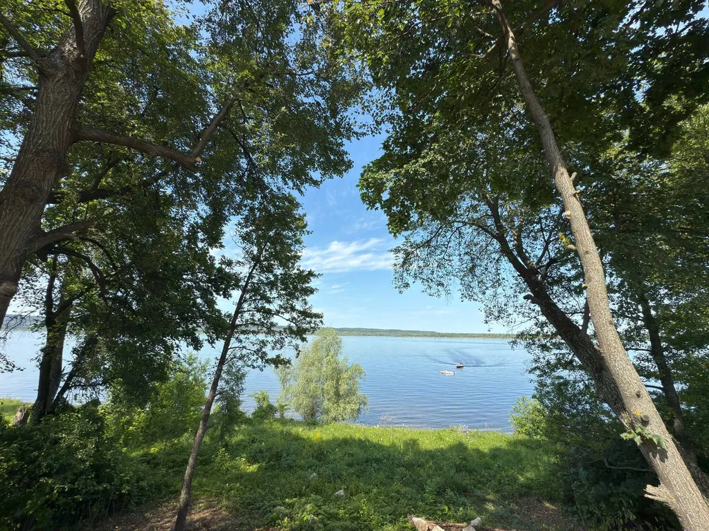 Уютный дом на берегу Волги