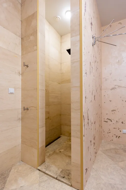 Целый этаж в доме в стиле Битлз