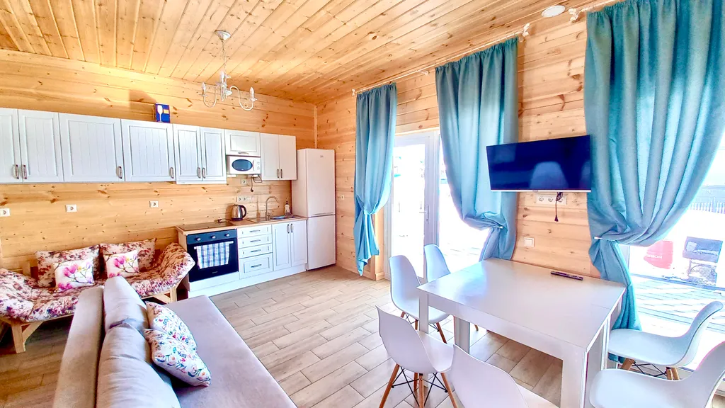 Семейный коттедж у озера